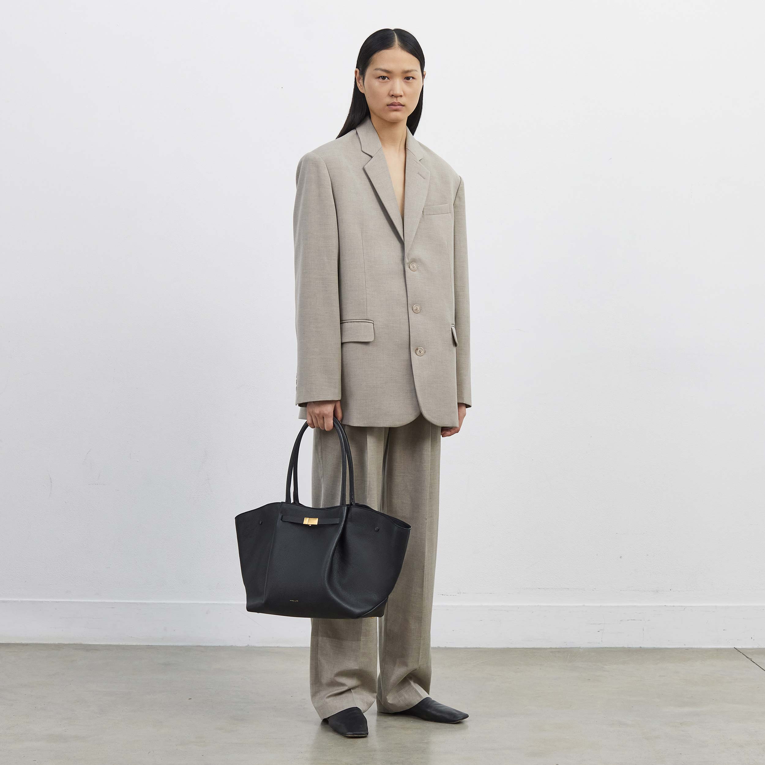 The New York - off-white small grain