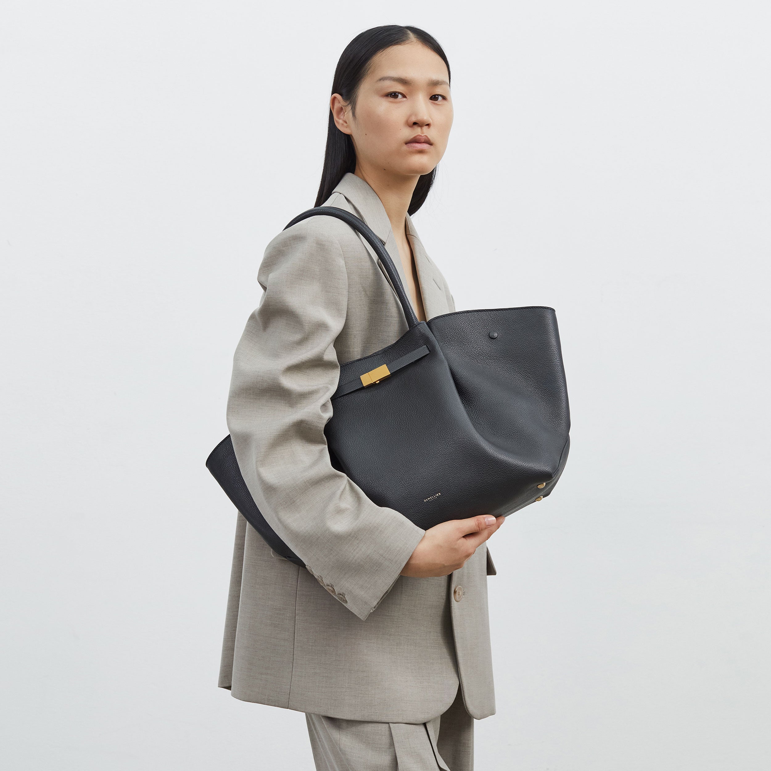 The New York - off-white small grain