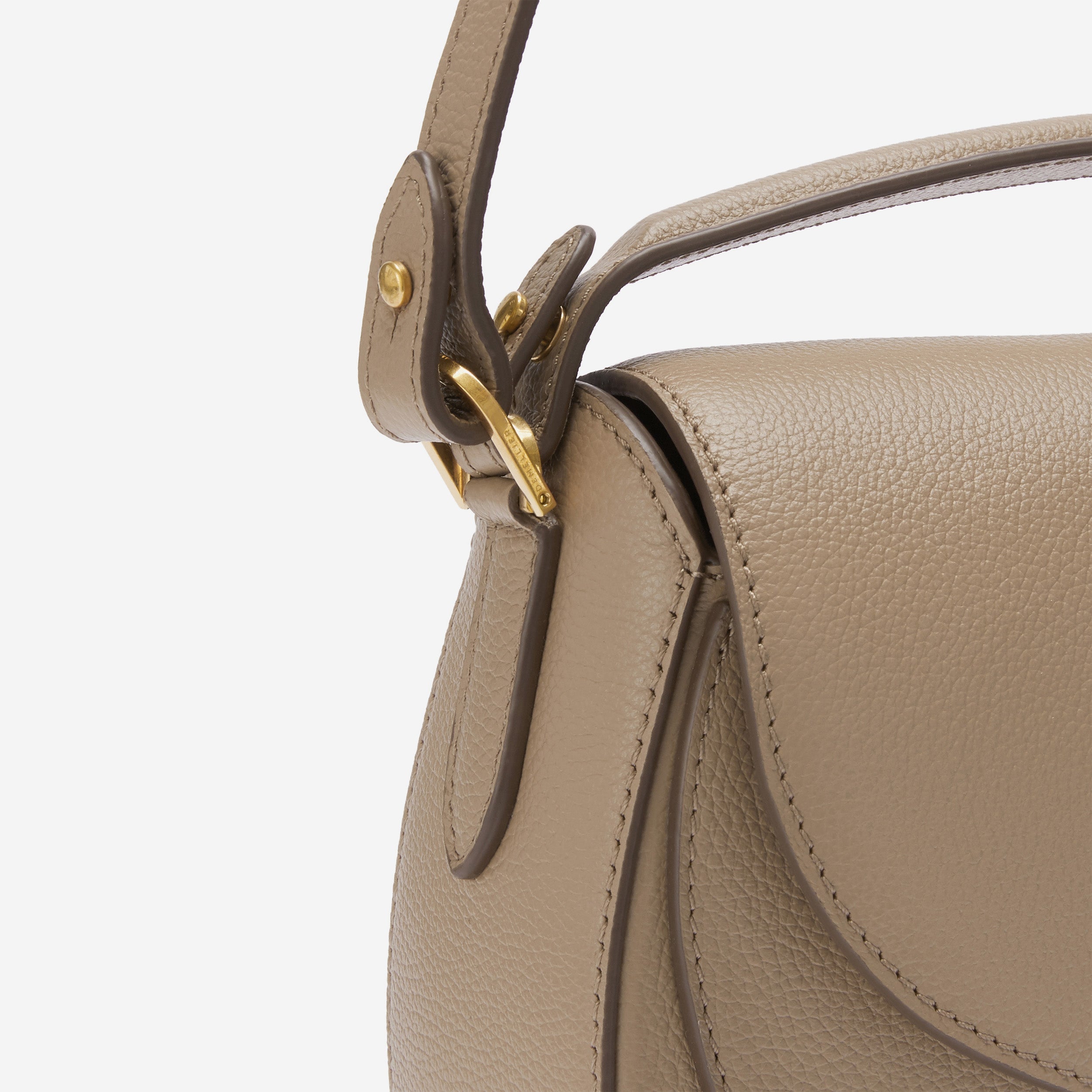 The Siena Saddle - dark sand small grain