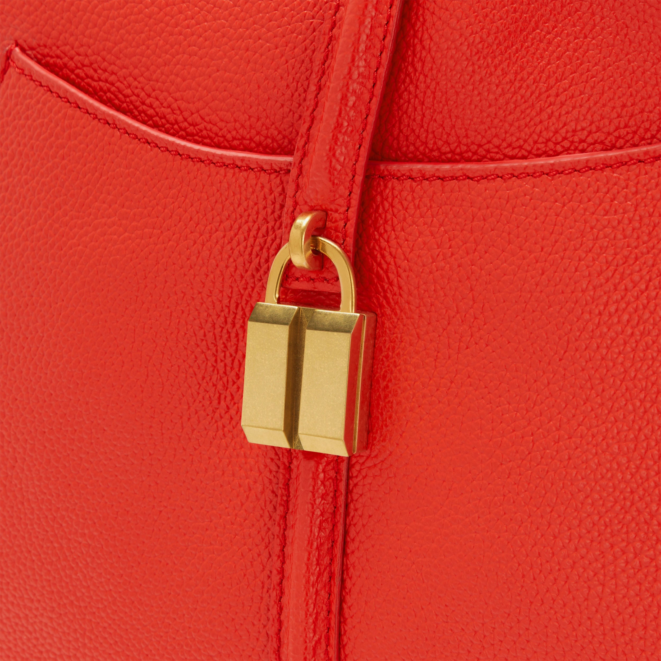 The Siena Hobo - poppy red small grain