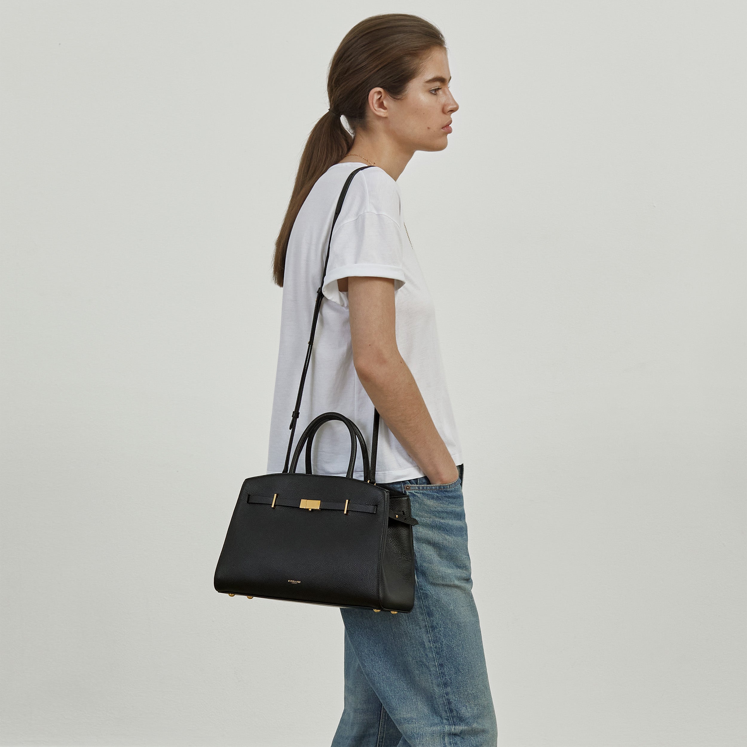 The Midi Hudson - burgundy small grain