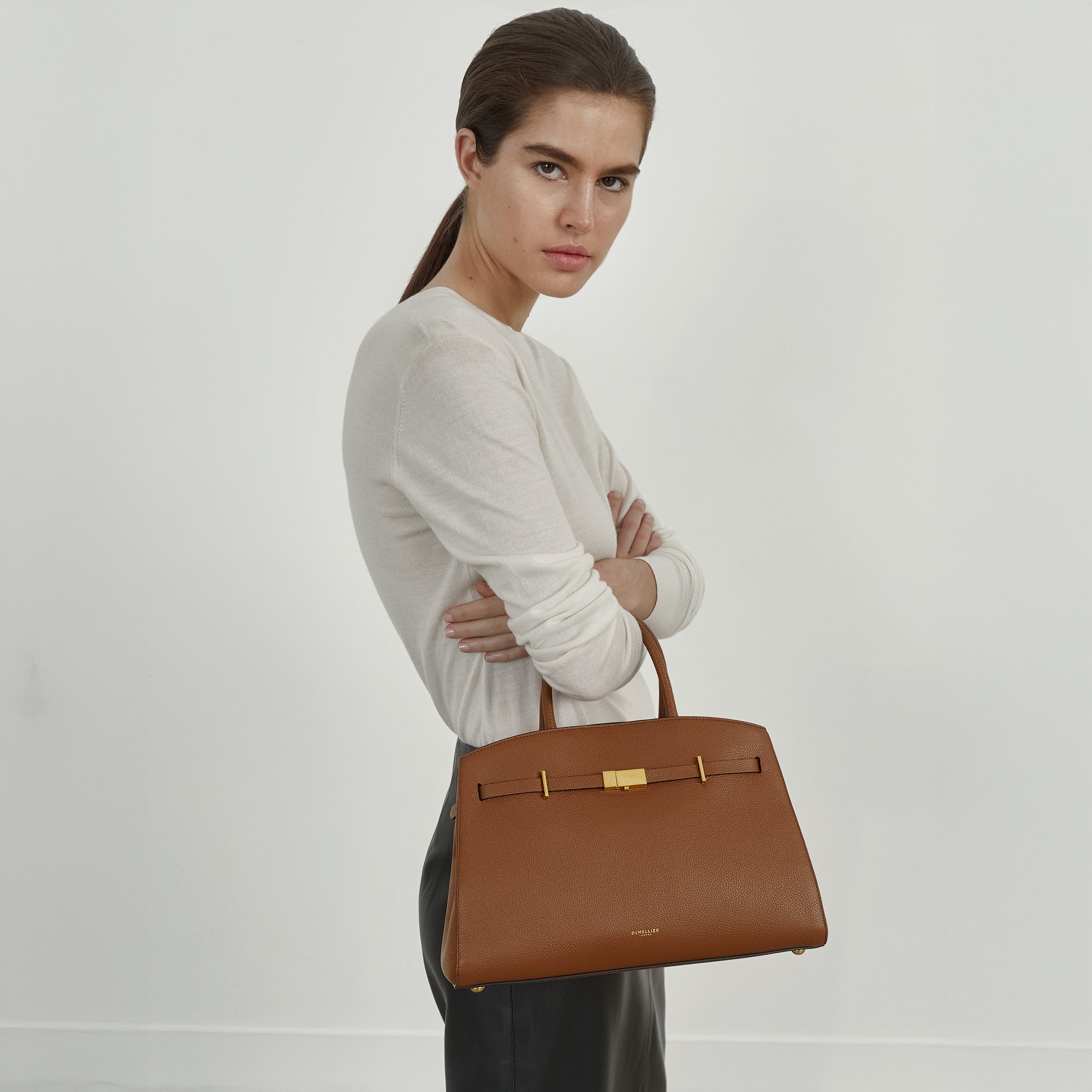 The Midi Hudson - tan small grain