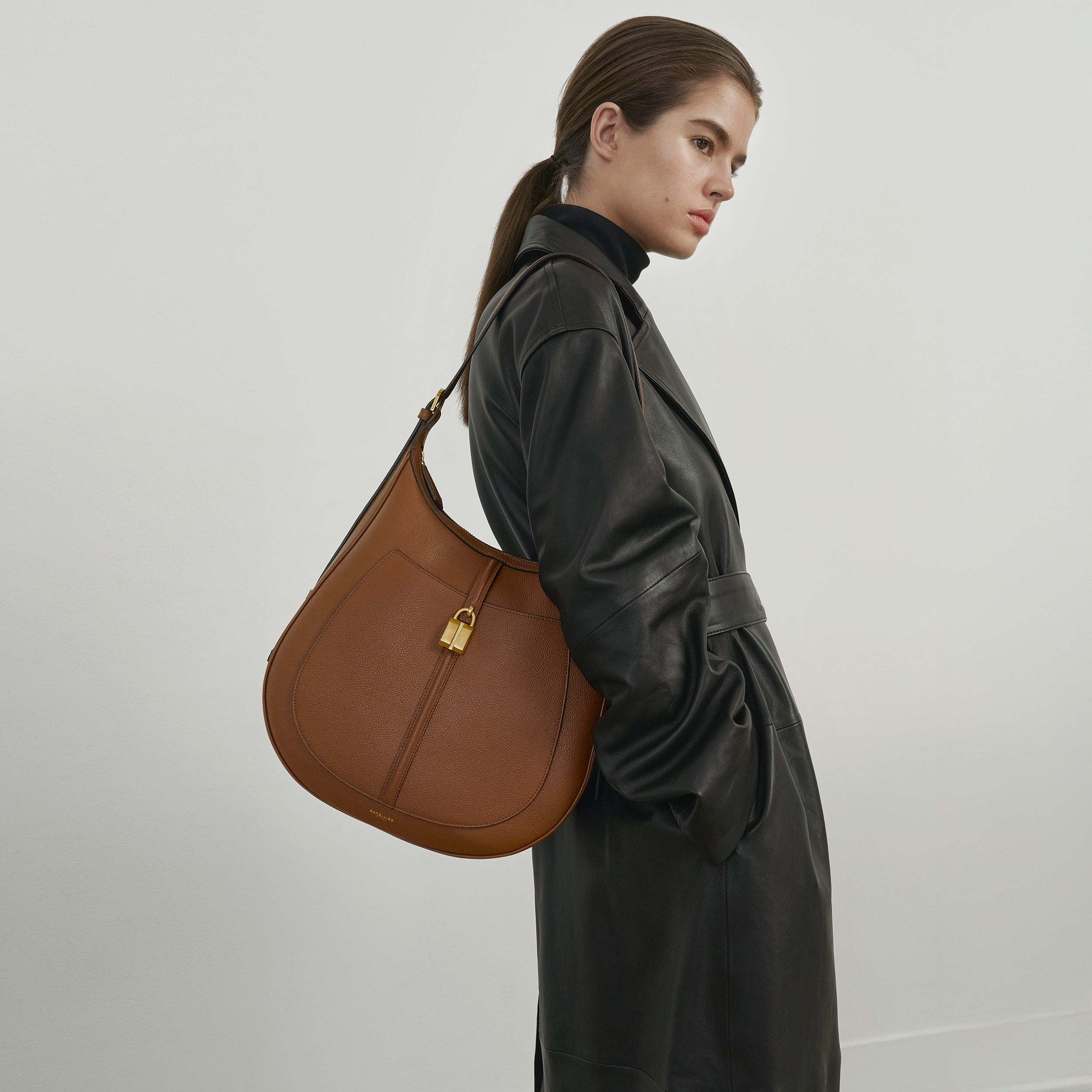 The Siena Hobo - tan small grain