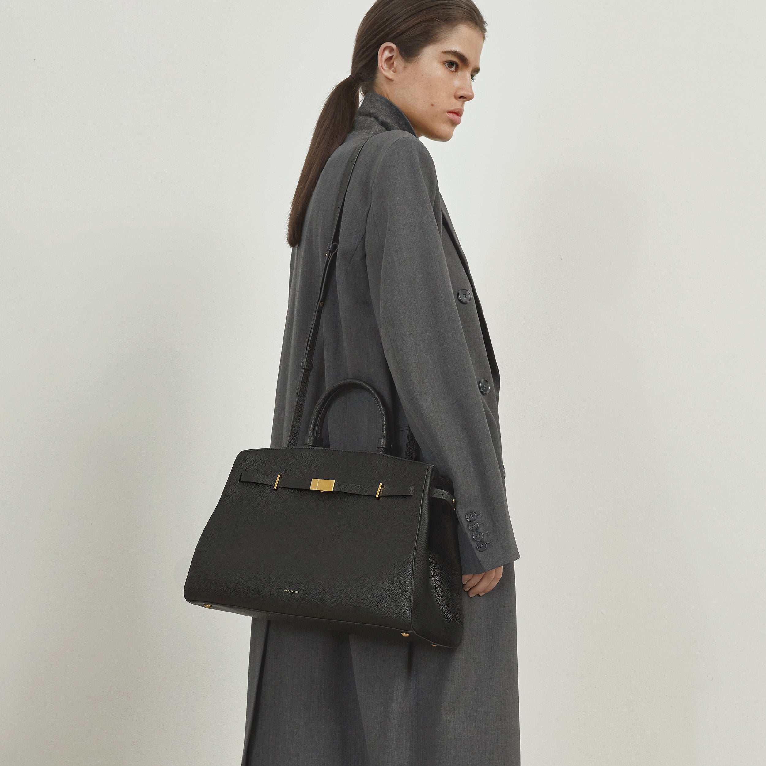 The Hudson - black small grain