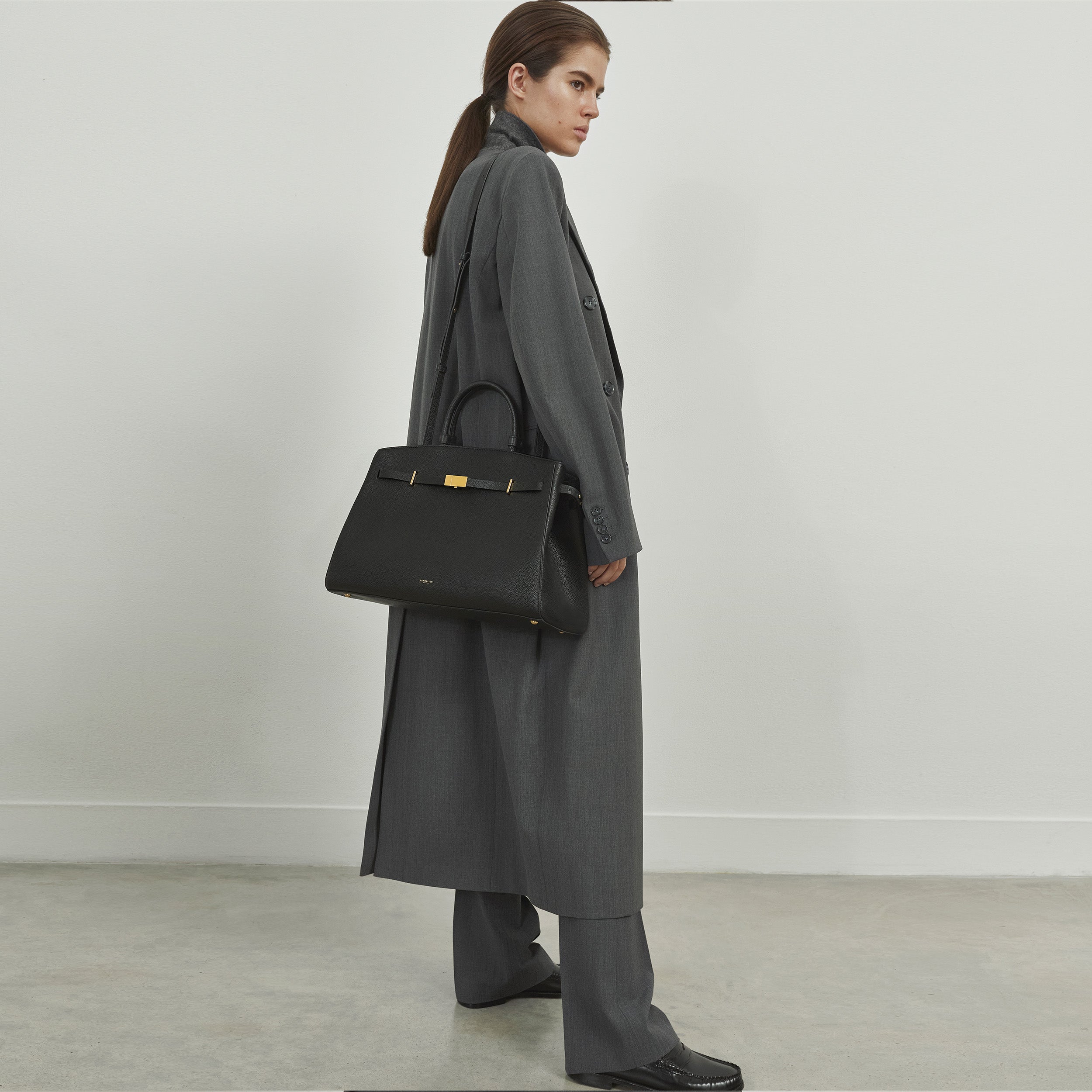 The Hudson - burgundy small grain