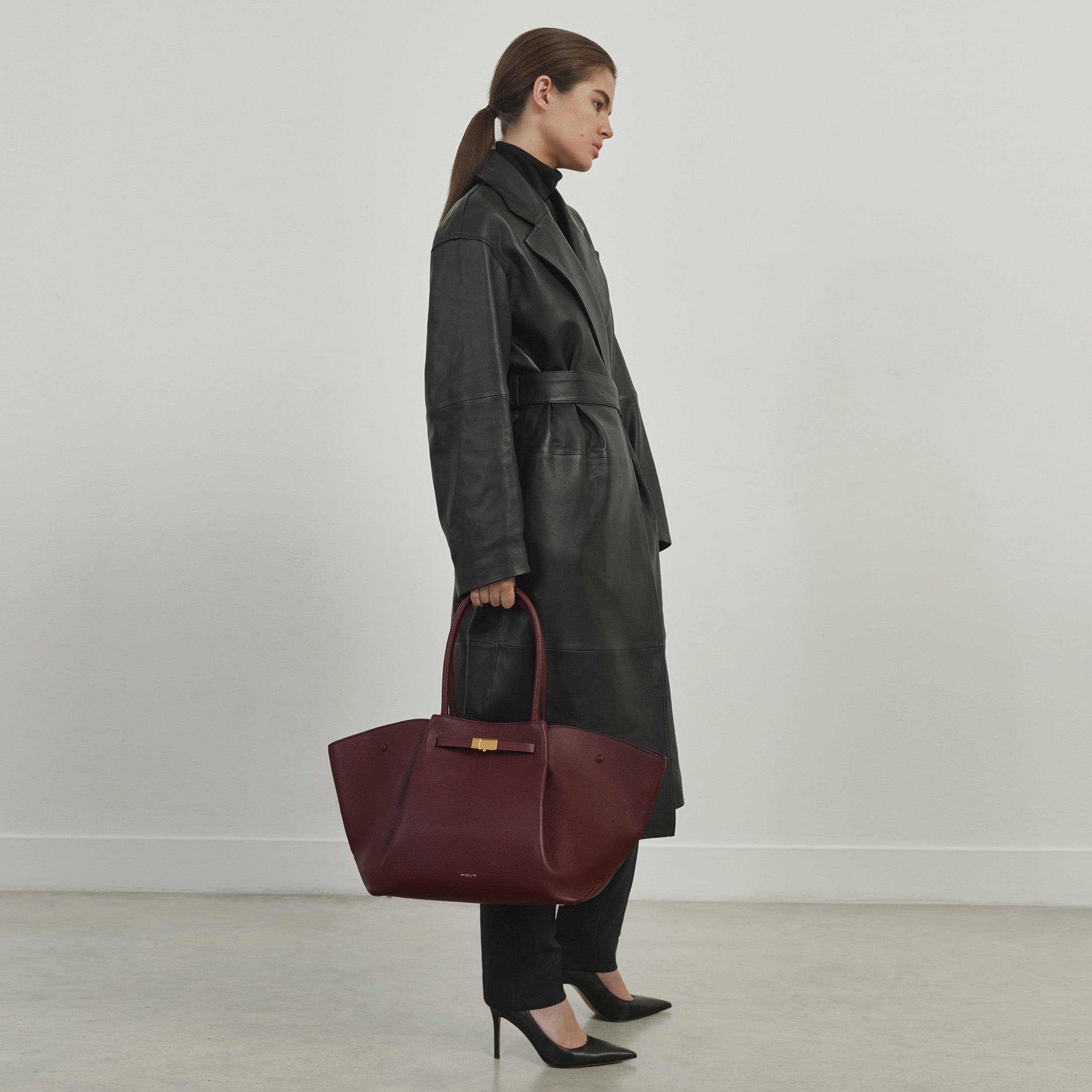The New York - burgundy small grain