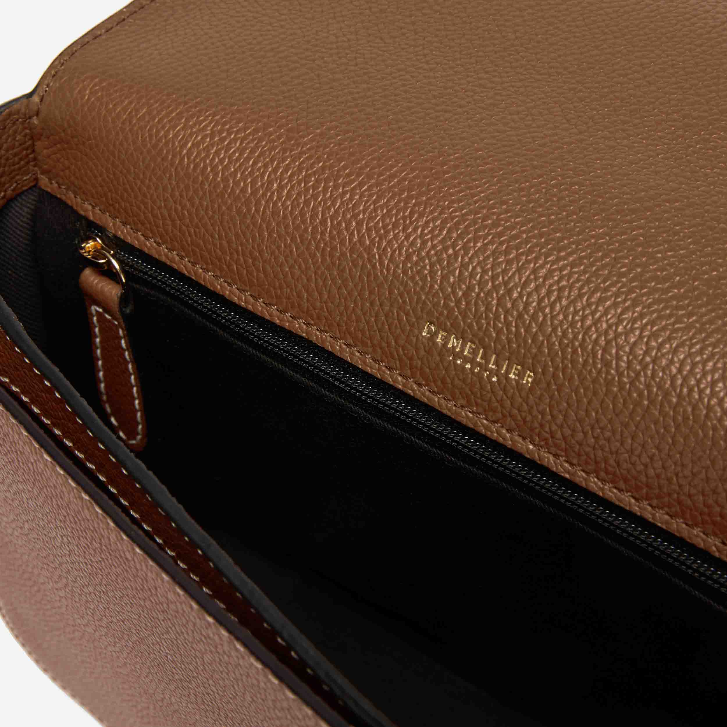 The Vancouver - tan small grain ecru stitching