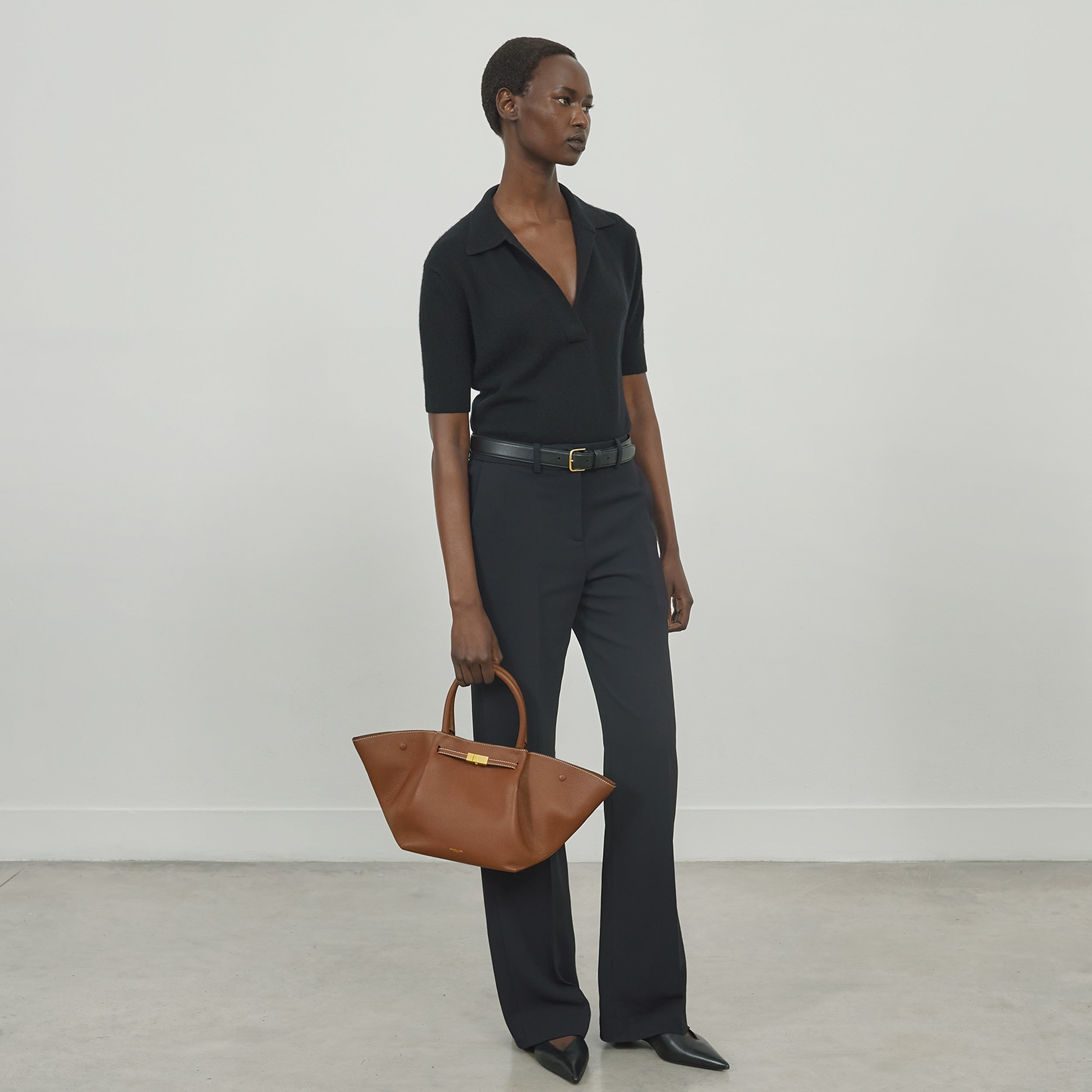 The Midi New York - tan small grain ecru stitching