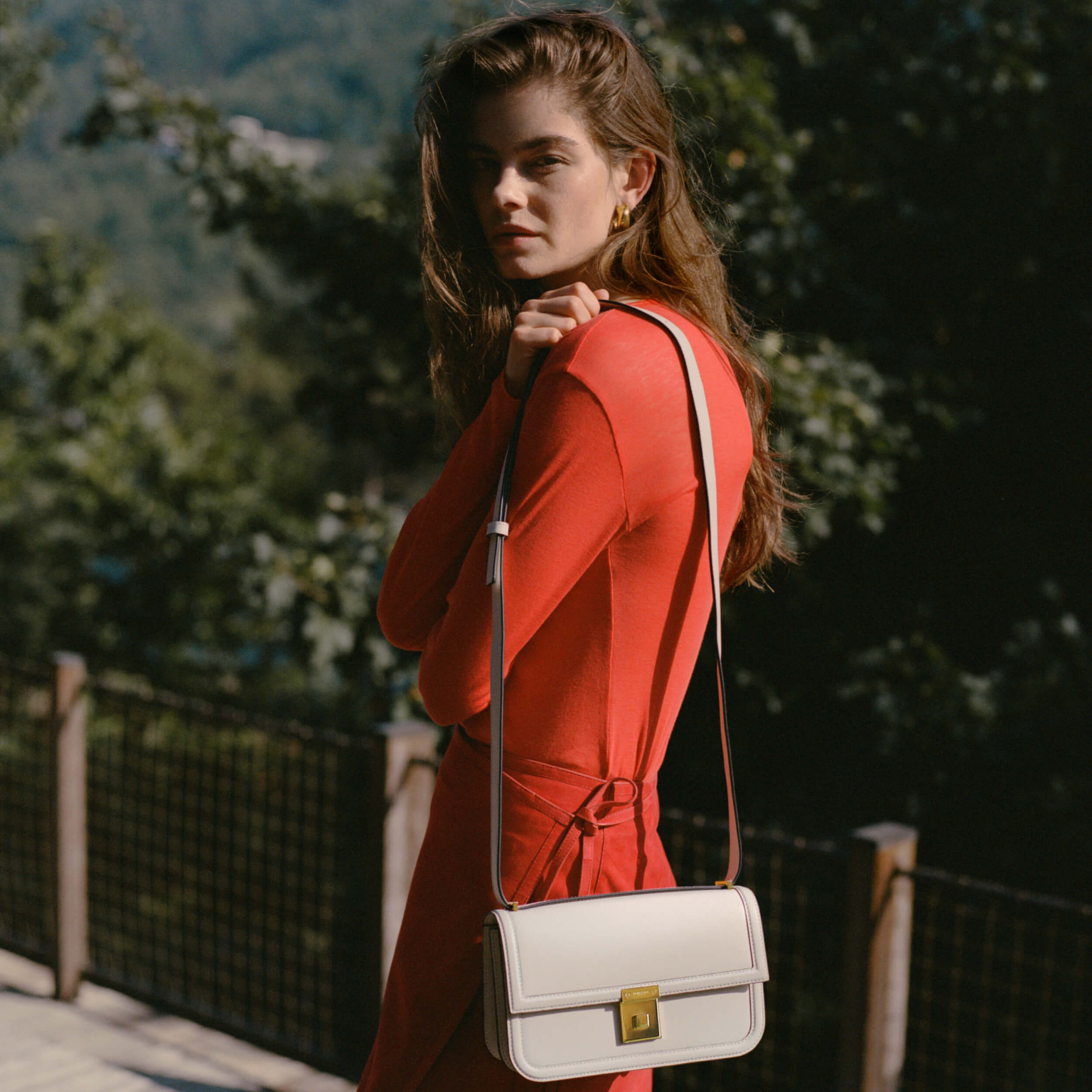 The Paris Crossbody - off-white smooth