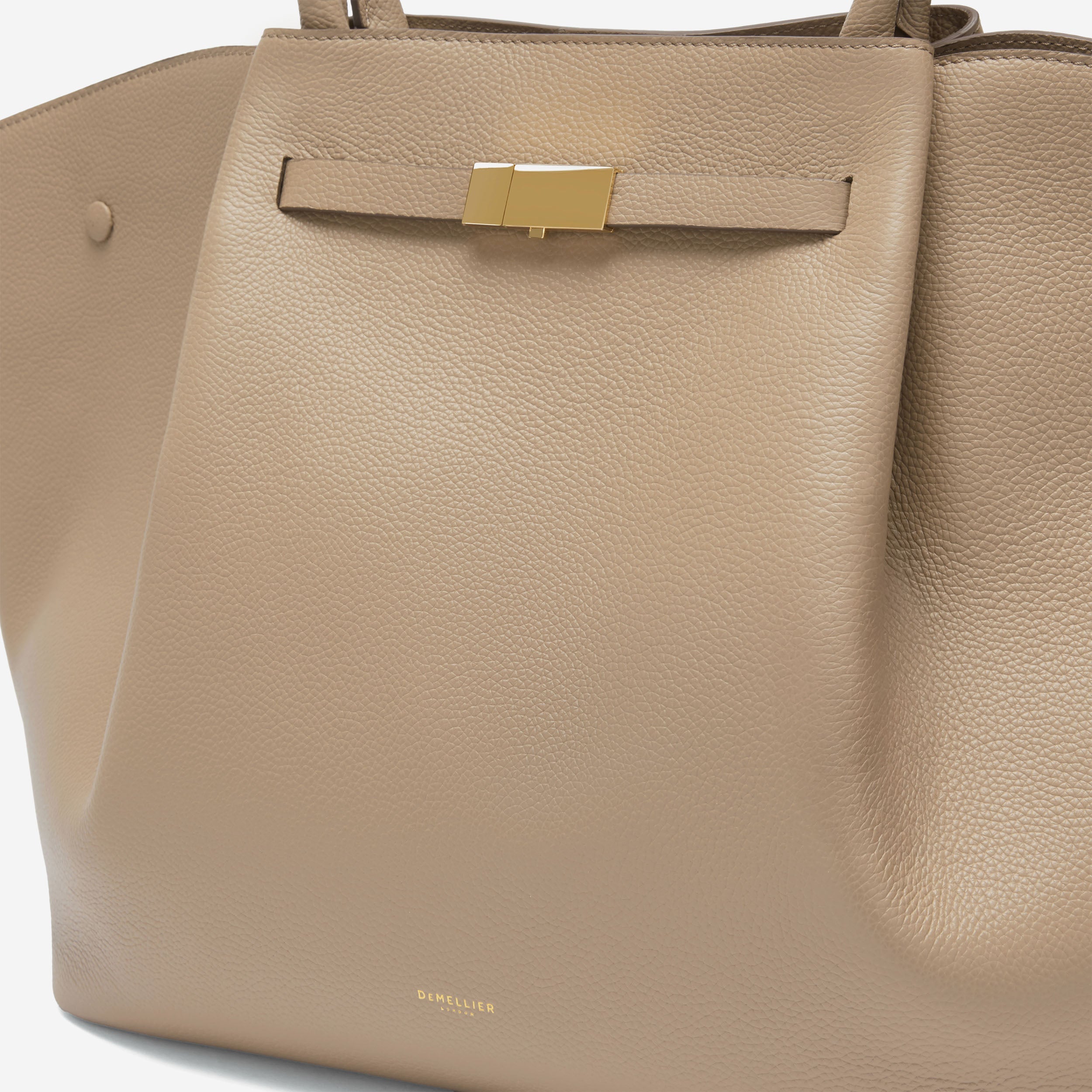 The New York - dark sand small grain