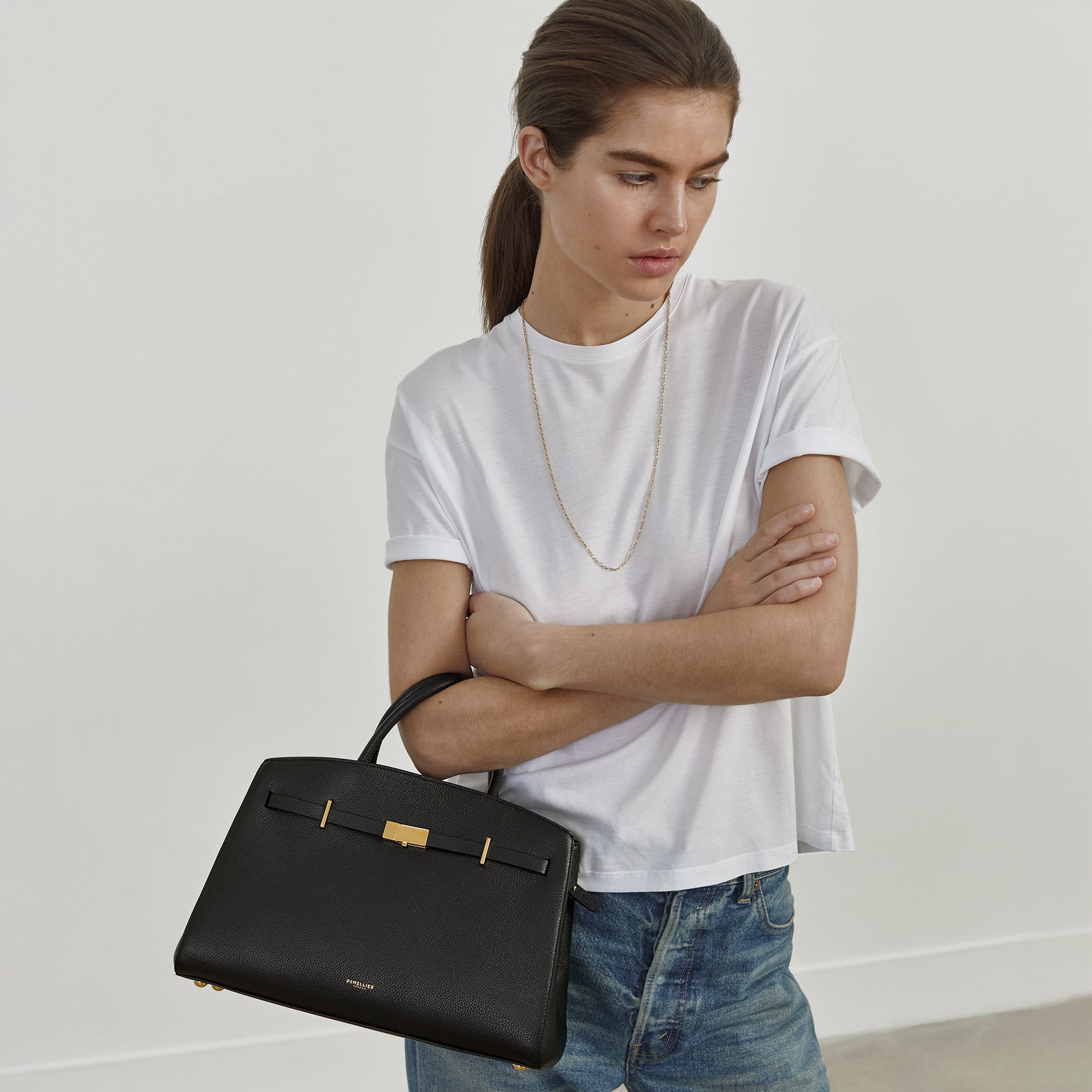 The Midi Hudson - black small grain