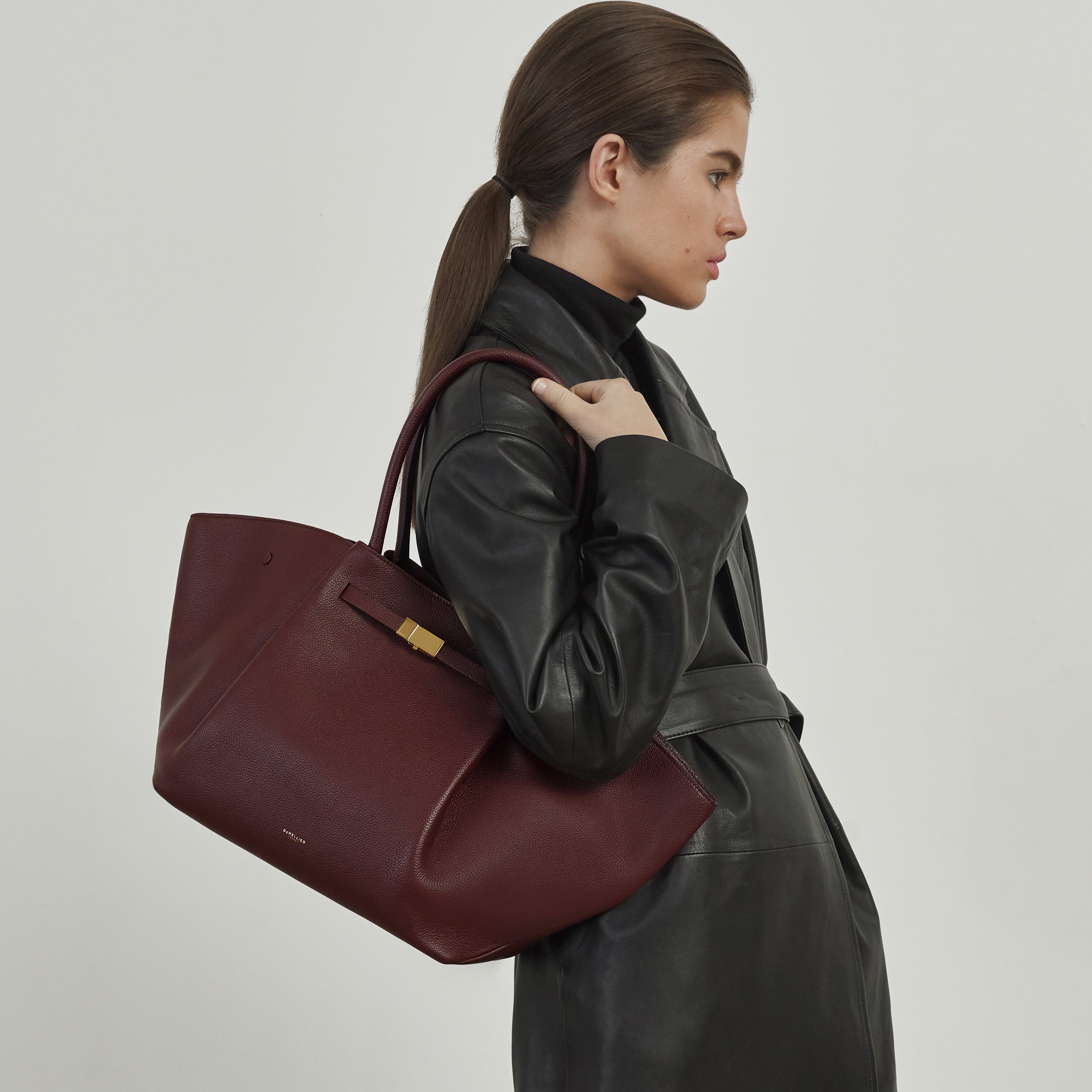 The New York - burgundy small grain